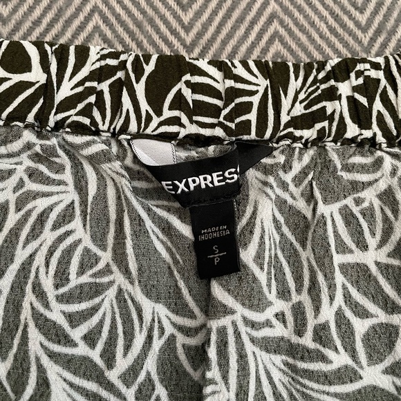 EXPRESS OFF THE SHOULDER ROMPER - Picture 5 of 6